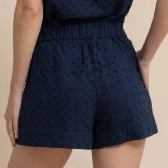 NWT Southern Tide Elyse Eyelet Shorts Size Large - Picture 2 of 3